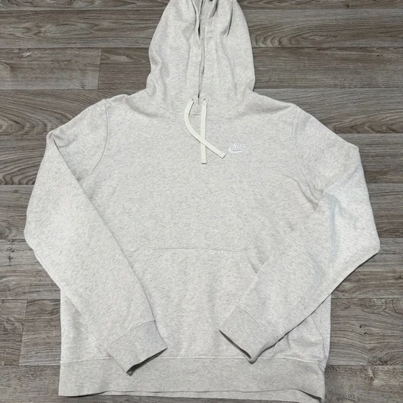 Nike Sportswear Club Fleece Graphic Pullover Hoodie - Picture 2 of 10